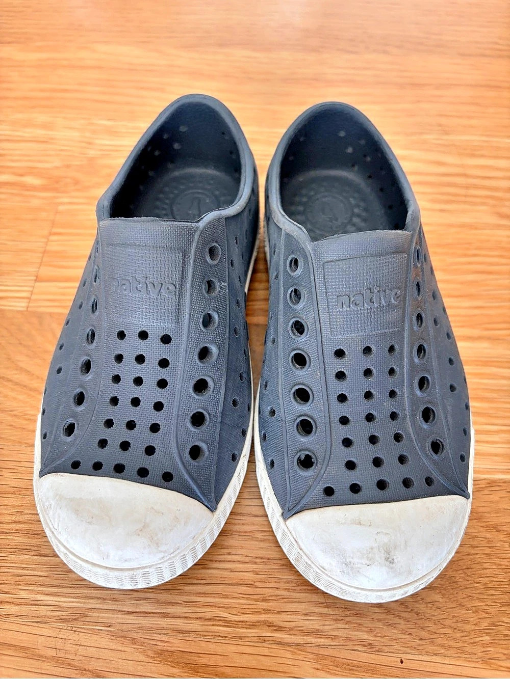 Native Jefferson Gray & White Water Shoes